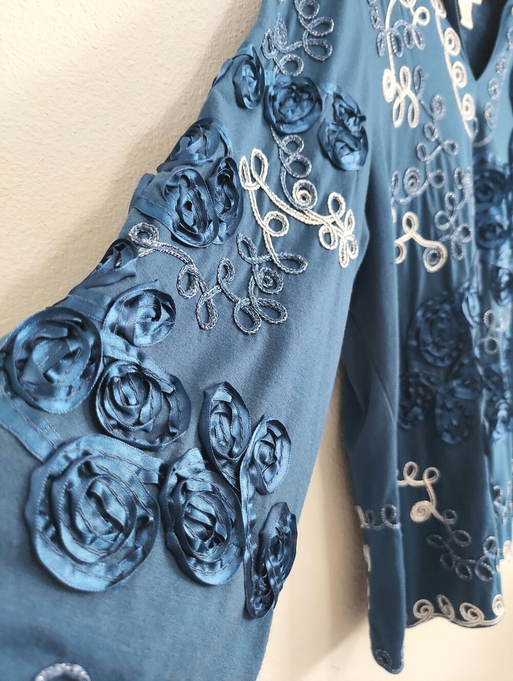 Lauren Michelle Floral Ribbon Rosette Embroidered Blue Tunic Top 1X - Picture 4 of 12